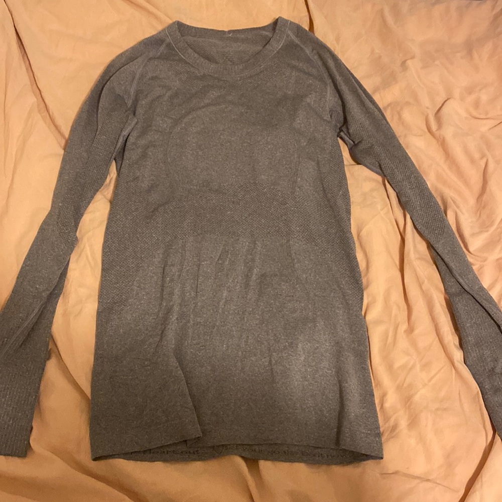 Long sleeve lulu lemon workout top
